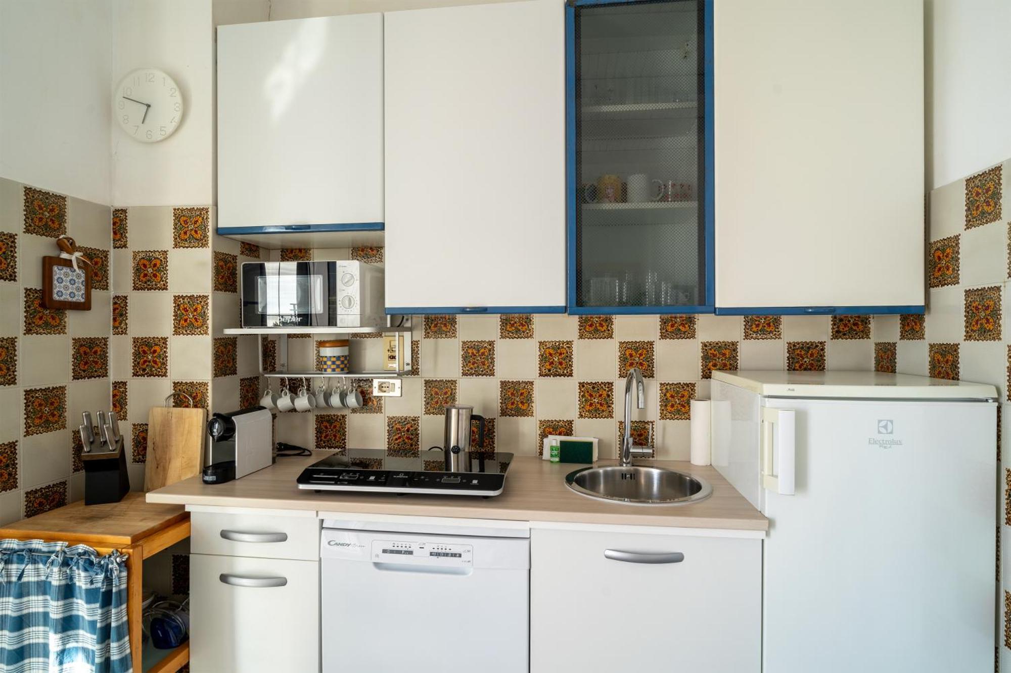 Апартаменты Casa Grimaldi - Terrace & Sea View Вентимилья Экстерьер фото