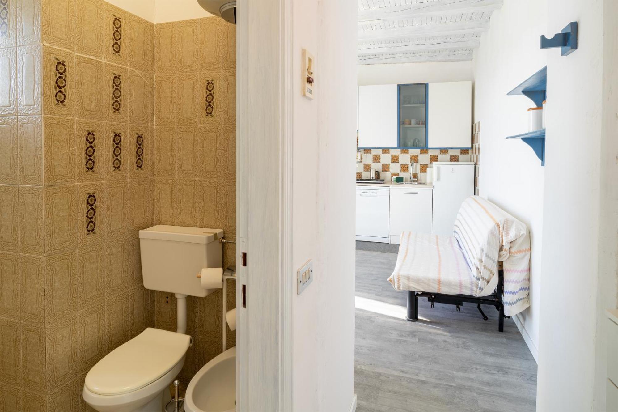 Апартаменты Casa Grimaldi - Terrace & Sea View Вентимилья Экстерьер фото